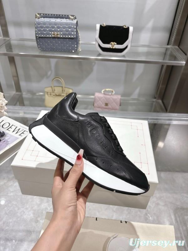 Alexander McQueen Sprint Unisex Sneakers with Seal Logo - LY00