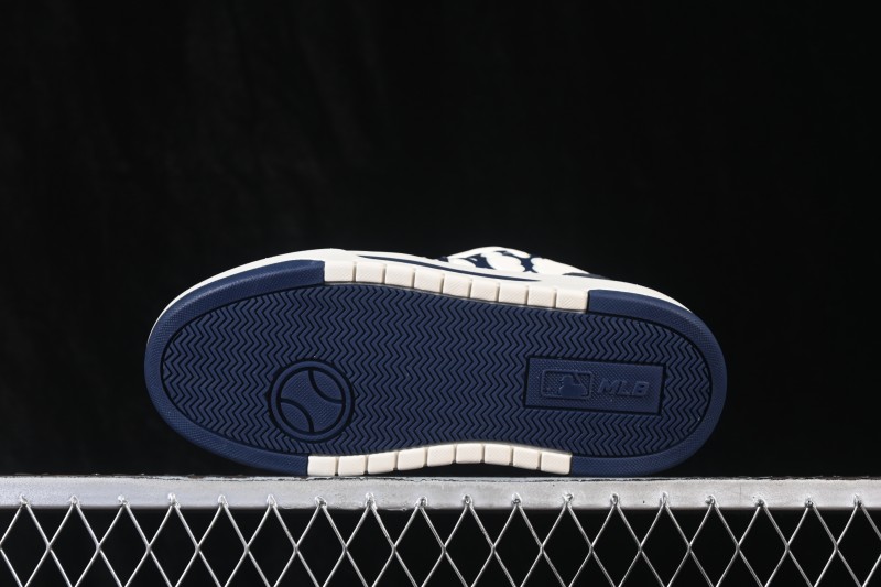 MLB Chunky Curve Liner New York Yankees Thick Sole Casual Running Shoes - 3ASXM066N50NYS