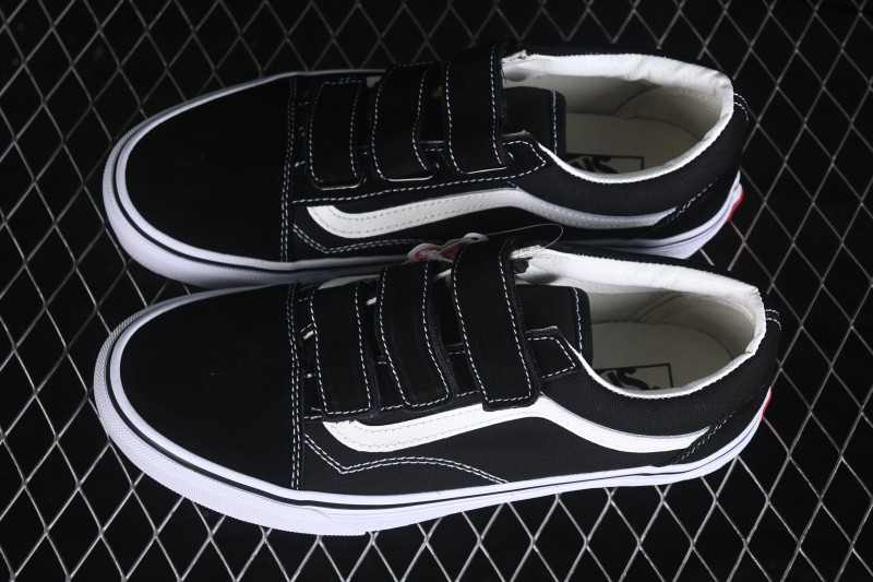 Vans Old Skool Low-Top Casual Skateboarding Shoes with Hook-and-Loop Closure - VN0A3D29OIU