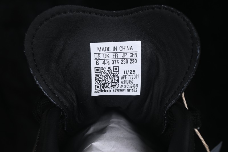 Adidas Samba OG Classic Casual Sneakers with Retro Design - IH9052