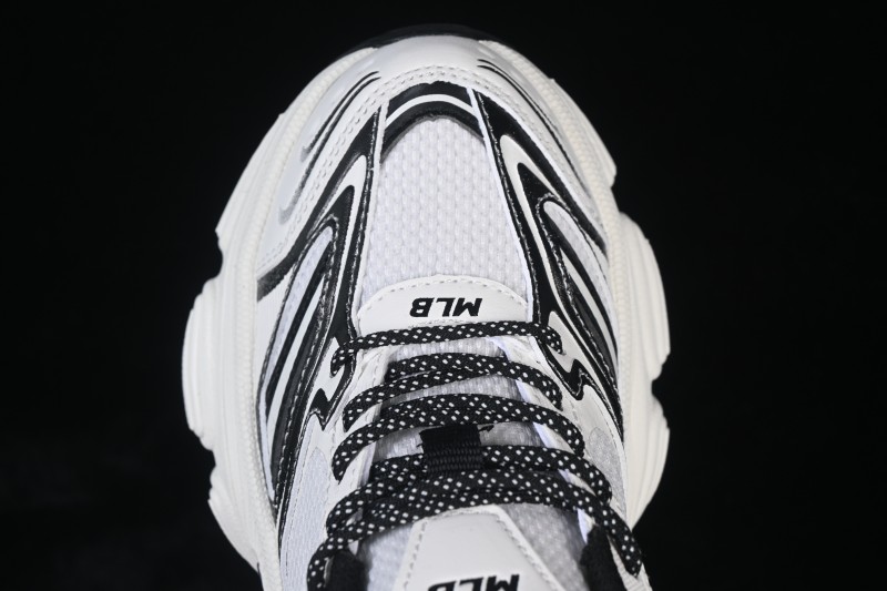New York MLB Winner Chunky DT Running Shoes with Elevated Sole - 3ASHWC36N50WHS