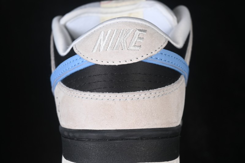 Nike SB Dunk Low Pro Skateboarding Shoes with Cushioned Collar - FZ5645-100