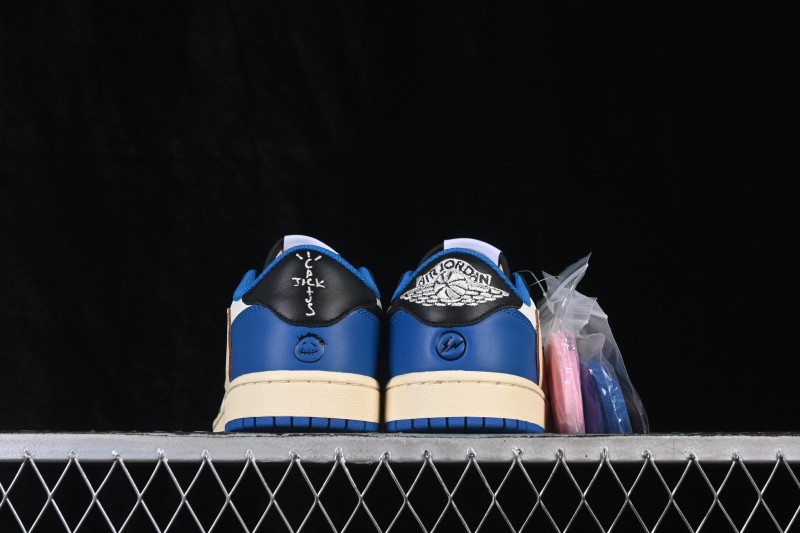 Travis Scott x Air Jordan 1 Low OG Retro Basketball Sneakers with Reverse Swoosh Design - DM7866-140