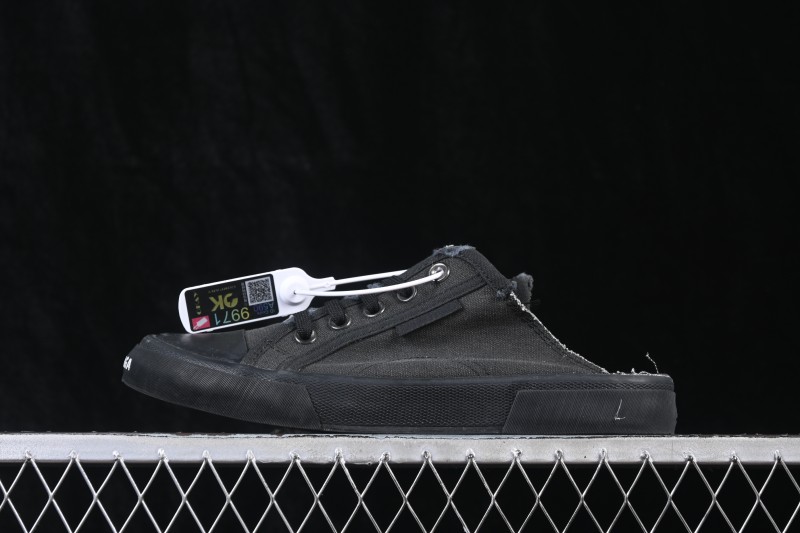 Balenciaga Paris Low Distressed Lace-Up Semi-Slip Fashion Sneakers - W3RC11090