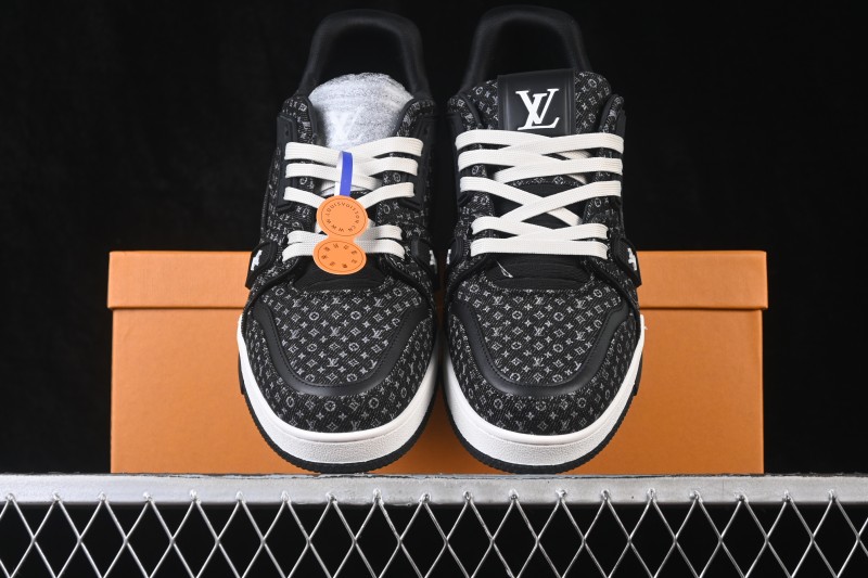Louis Vuitton LV Trainer Sneaker - 1A9JG7